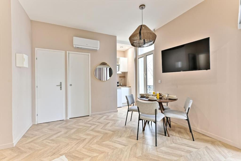 Appartement Proche Parc Monceau - III Parigi Esterno foto