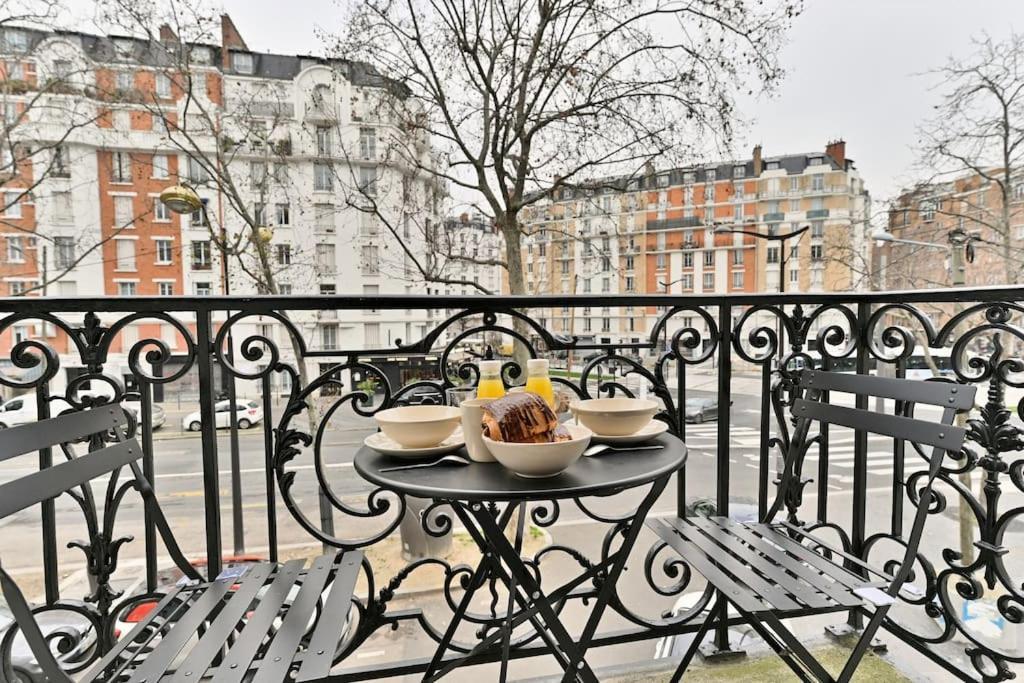 Appartement Proche Parc Monceau - III Parigi Esterno foto